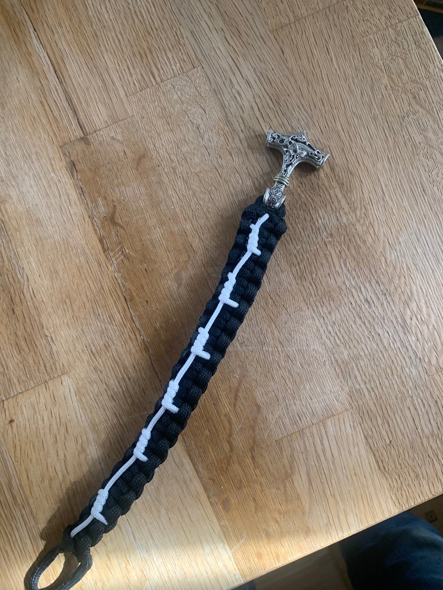 Paracord Bracelet Black and white barbwire Torshamar 9"