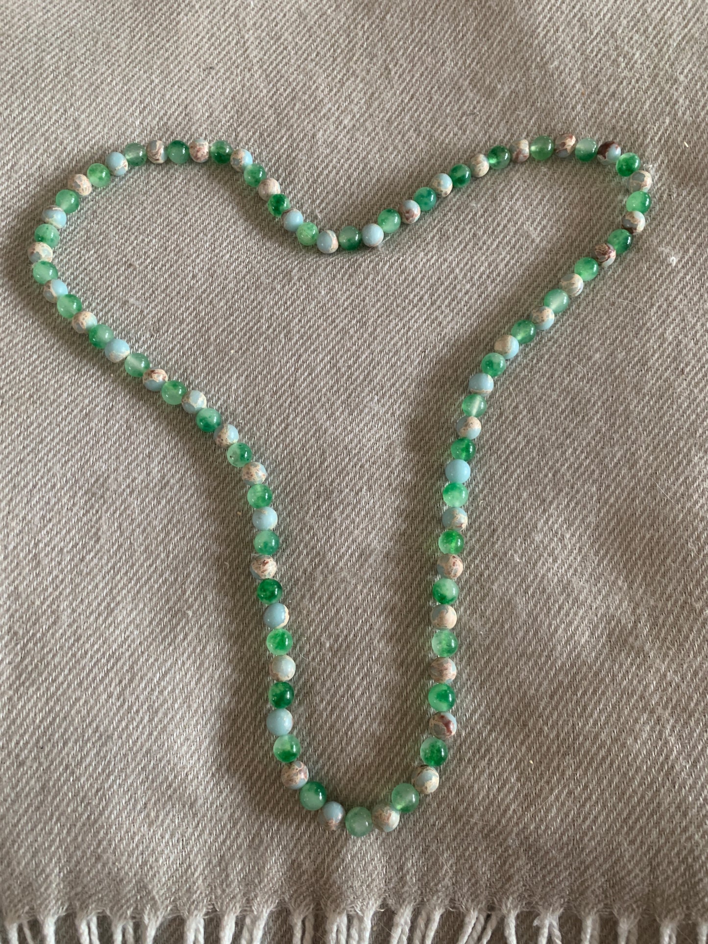 Neckles Green Chalcedony Mixed Semi Precious Stones 28