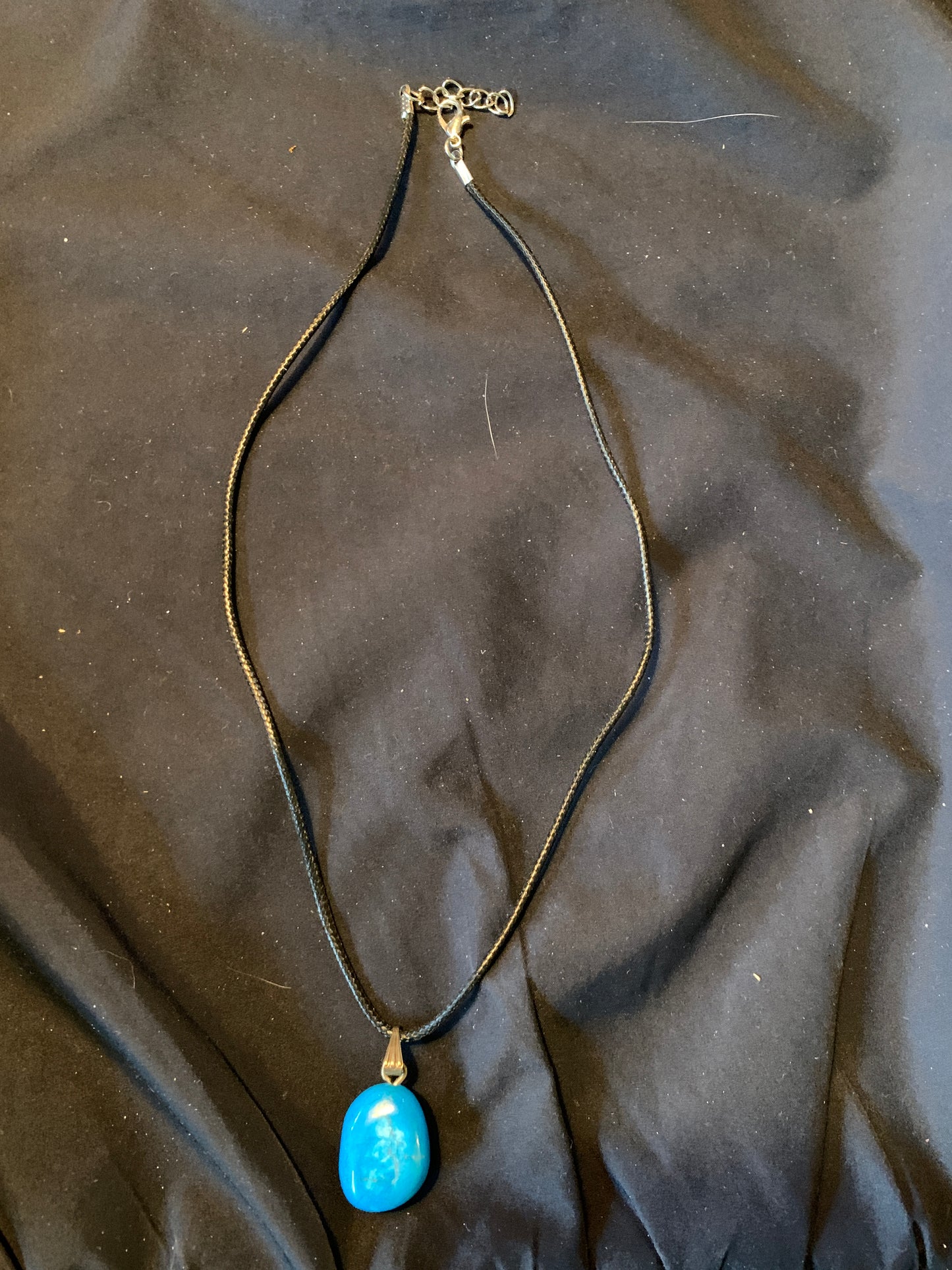 Neckles Leather Band With Turquose Semi Precisios Stone 19"