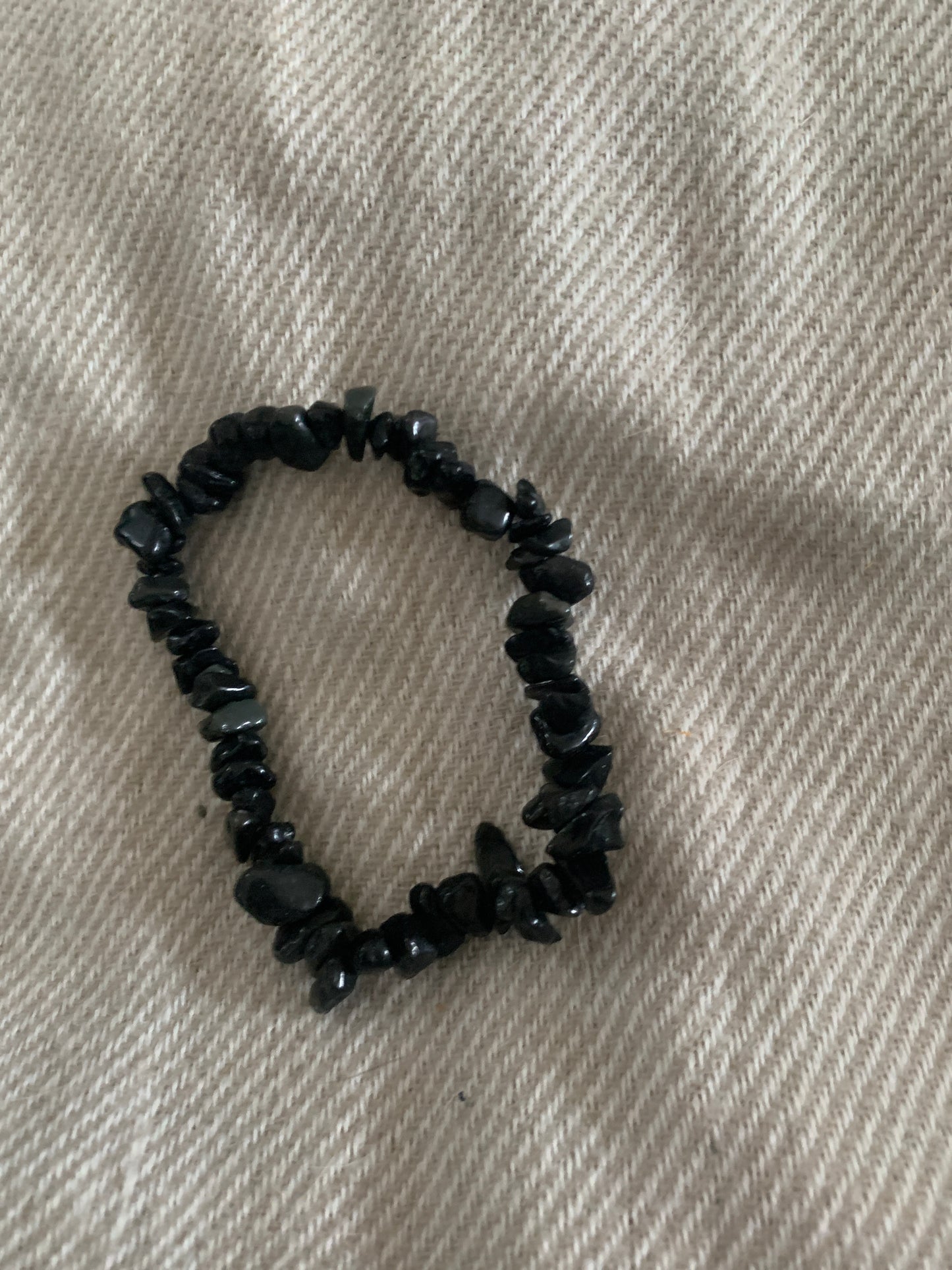 Bracelet Blaco hamatite Semi Precious Stones Streches 6"