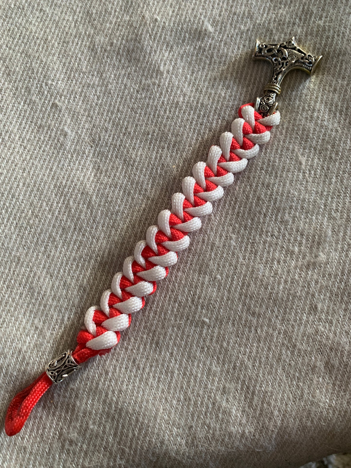 Paracord Bracelet Red/White Shark Jaw Weave TorsHammer and Rune 7"