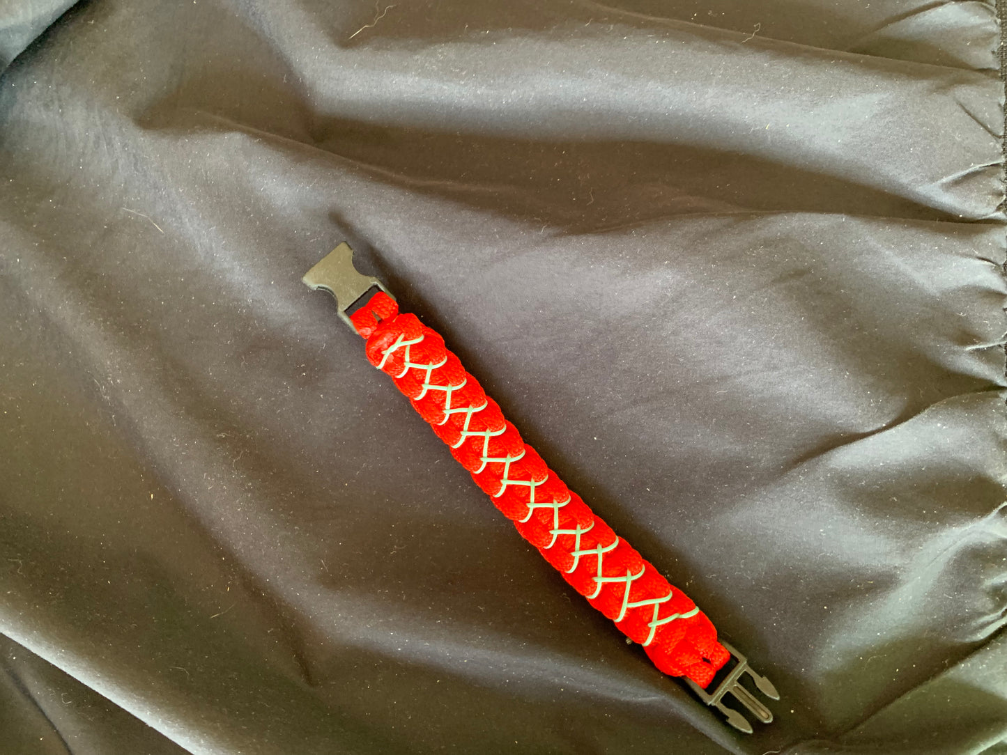 Paracord Bracelet Red with Light Blue Stiches Black Plastic Buckle 5,5"