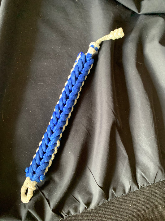 Paracord White/Blue Fishtale Weave 8"