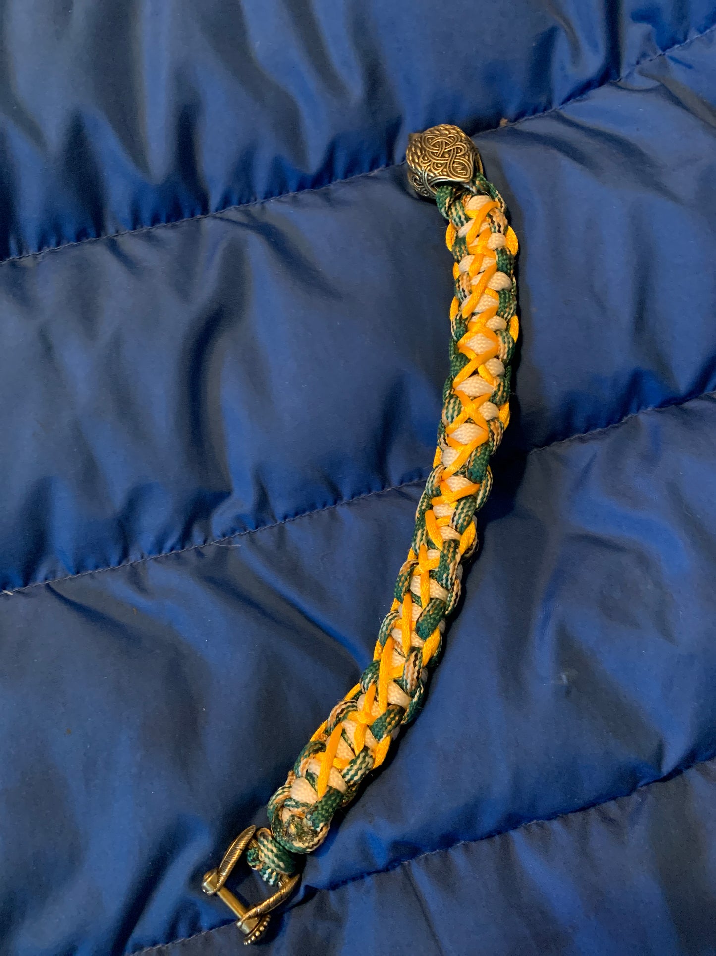 Paracord Green/LightGreen Cobra Weave With Yellow Stighed Eagels Head  8"