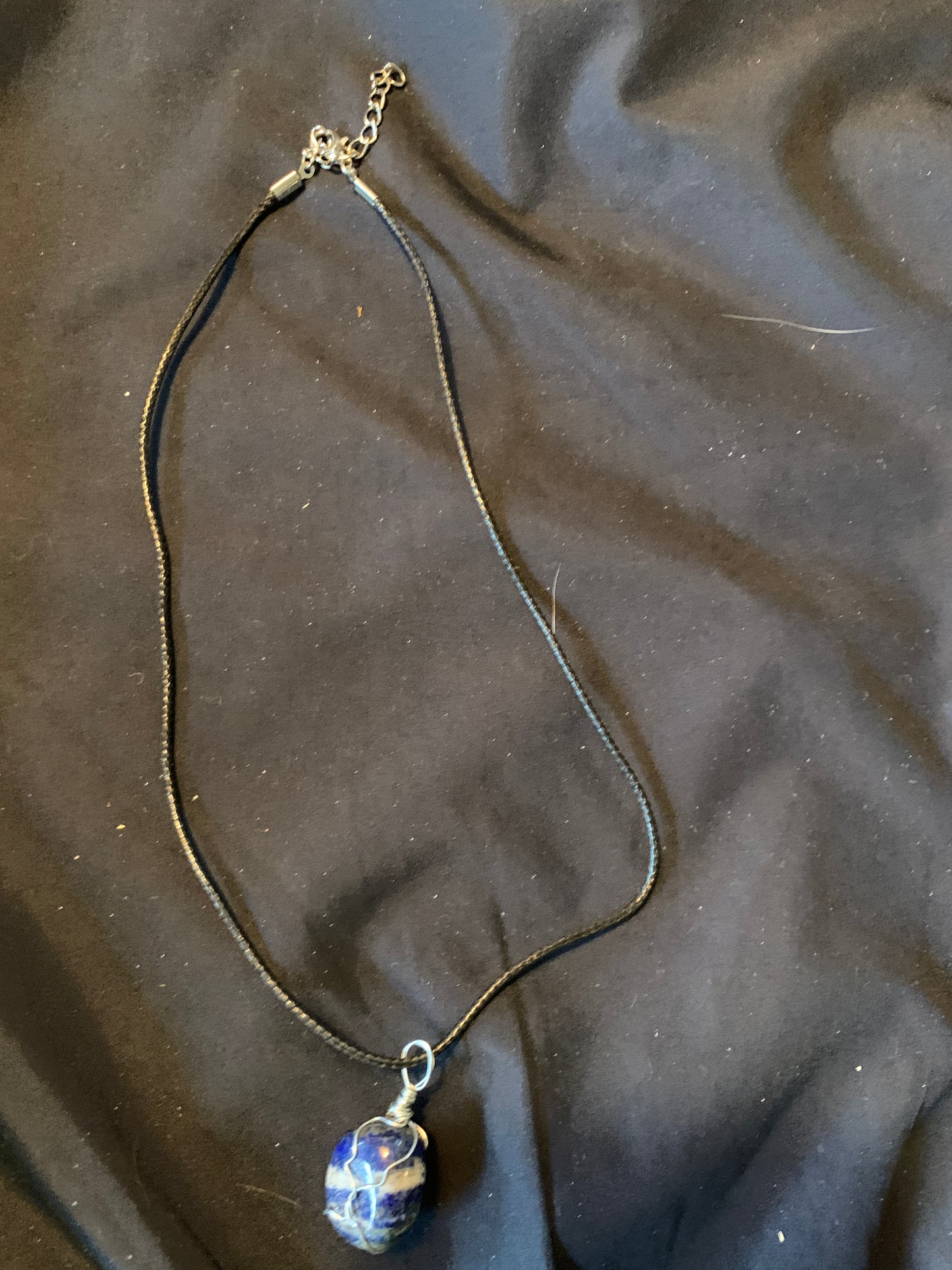 NecklesLeather Band With Alamite Sodilite Semi Precisios Stone 17"