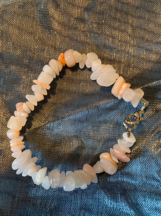 Bracelet Light Pink Flakes Semi Precious Stones Streches 6,5"