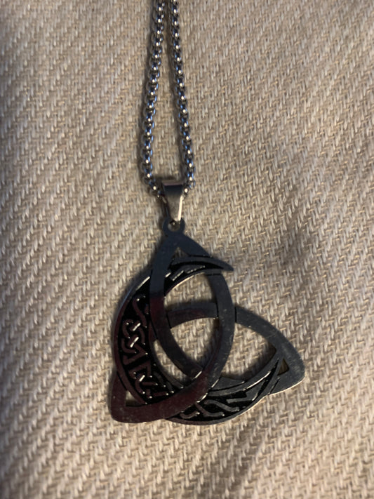 Necklaes Celtic Moon Necklace Chane 22"