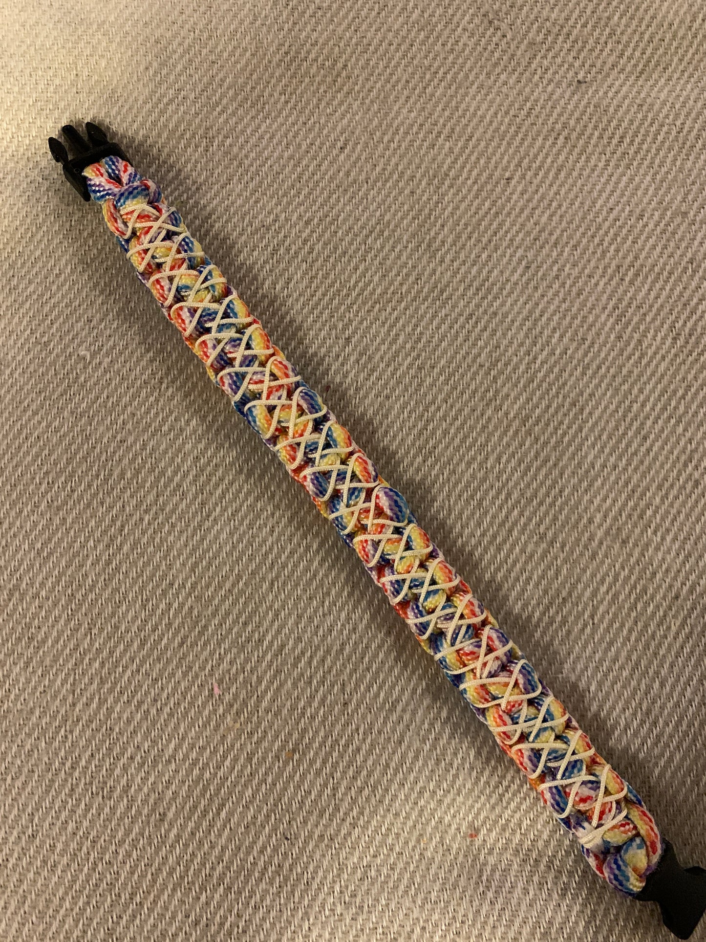 Paracord TriColor With White Stiched 8"