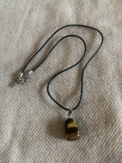 Necklace Tiger Eye 5x5 Semi Precius Stone Leather Strap17"